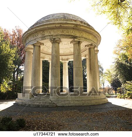 Stock Image - World War I Memorial in Washington, D. C., USA.. Fotosearch