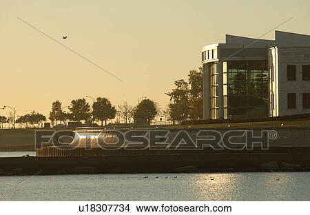 Picture - Shedd Chicago Aquarium in Chicago. Fotosearch