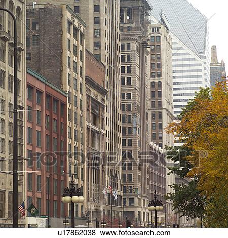 Stock Photo - Side view of Smurfit Stone Building in Chicago. Fotosearch