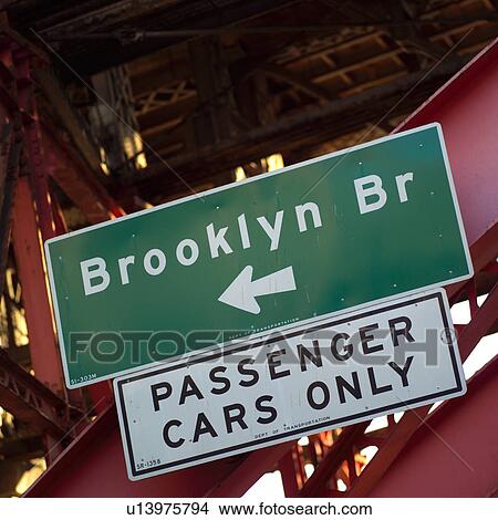 Picture - Brooklyn Bridge Street Traffic Sign, New York City. Fotosearch