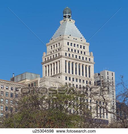 Stock Photo - Metropolitan tower in Chicago. Fotosearch