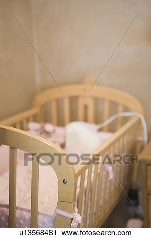 corner baby crib