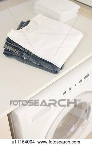Picture - Laundry. Fotosearch