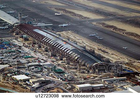 Dubai Luft Dubai Flughafen Aerogard Terminal Aufbau Stock Foto U Fotosearch