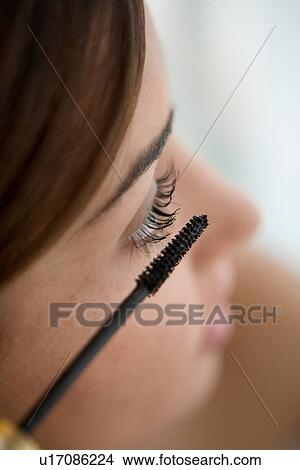 Picture - business, woman, arab, world, trade, hotel. Fotosearch