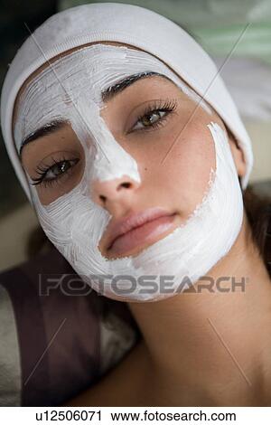 Stock Image - business, woman, arab, world, trade, hotel. Fotosearch
