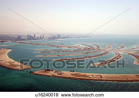 Stock Photo - dubai, aerial, dubai, marina, jumeirah, palm, house. Fotosearch