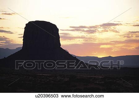 A Morning Glow In Monument Valley View Large Photo Image Stock Image - A Morning Glow In Monument Valley. Fotosearch