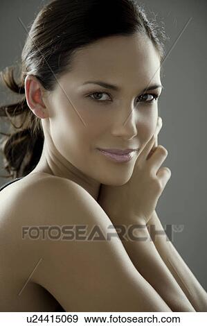 Stock Fotó - portré, közül, egy, nő. Fotosearch