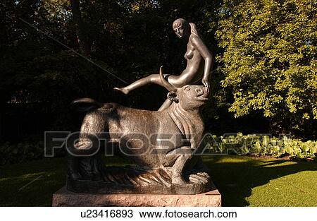 The 英語 花園 在 Assiniboine 公園 Leo Mol 雕刻品 花園 Winnipeg 種類最齊全的圖像 U Fotosearch