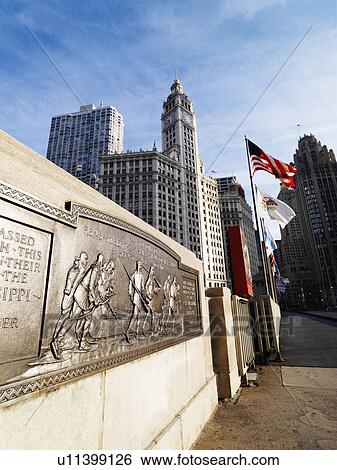 Stock Photograph - Michigan Avenue bridge, Chicago, Illinois.. Fotosearch