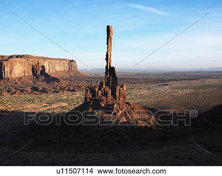 Picture - Totem Pole rock formation in Monument Valley, Utah. Fotosearch