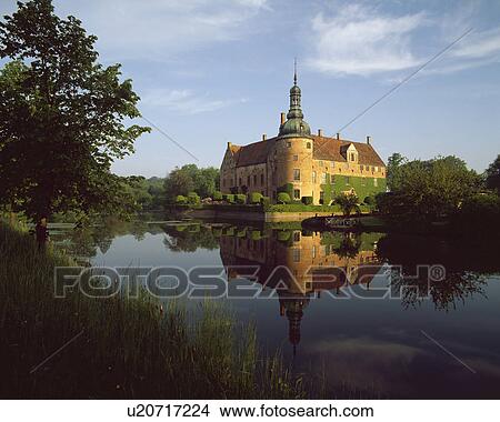 Picture - Castle. Fotosearch