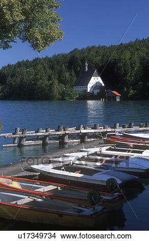 Picture - Lakeside harbor. Fotosearch