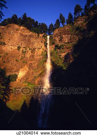 Picture - Multnomah Falls, Columbia River Gorge. Fotosearch