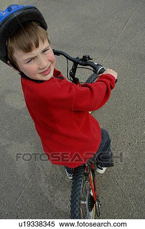 Stock Photography - Shoulder check. Fotosearch