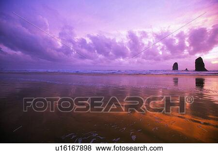 Ocean sunset, Needle Rocks, Cannon Beach View Large Photo Image Stock Photo - Ocean sunset, Needle Rocks, Cannon Beach. Fotosearch