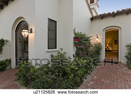 Front yard of modern house View Large Photo Image Stock Photograph - Front yard of modern house. Fotosearch