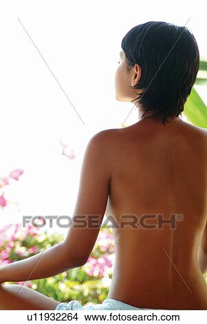 Picture - Well-Being, Lifestyles, Young Adult, Green, Plant, Short Hair, Leisure Activity. Fotosearch