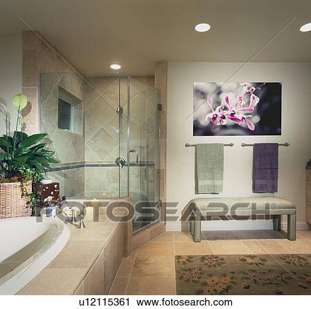 Stock Image - Elegant contemporary master bathroom. Fotosearch