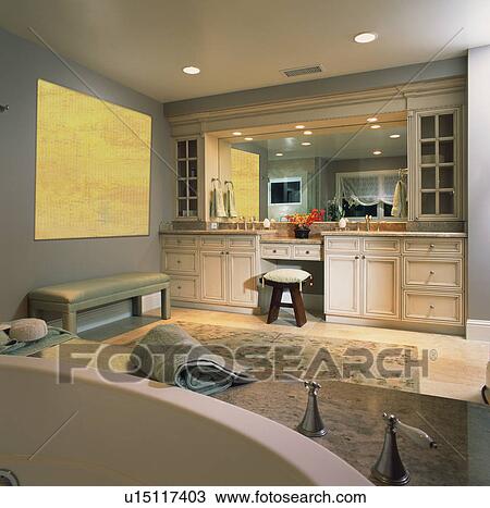 Stock Image - Contemporary master bathroom. Fotosearch