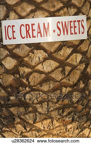 Picture - Capital Letter, Information Board, Full Frame, Close-Up, Advertisement. Fotosearch