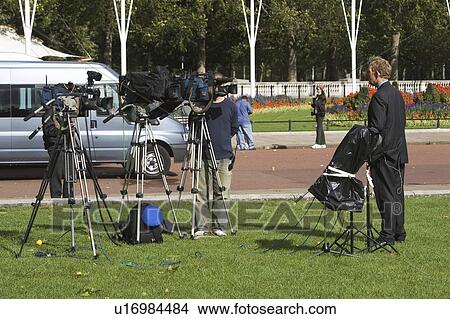 Picture - Day, Outdoors, Vehicle. Fotosearch