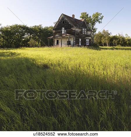 Abandoned farm house in rural field View Large Photo Image Stock Image - Abandoned farm house in rural field. Fotosearch