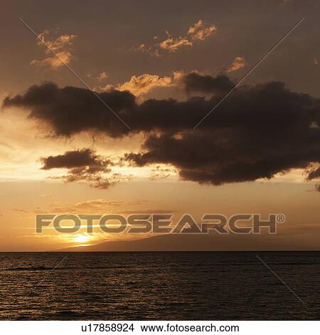 The Pacific Ocean at sunset near Maui, Hawaii View Large Photo Image Picture - The Pacific Ocean at sunset near Maui, Hawaii. Fotosearch