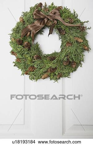 Picture - Christmas wreath. Fotosearch