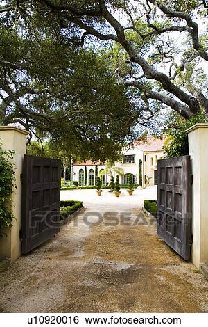 Open Front Gate Leading to House View Large Photo Image Stock Photograph - Open Front Gate Leading to House. Fotosearch