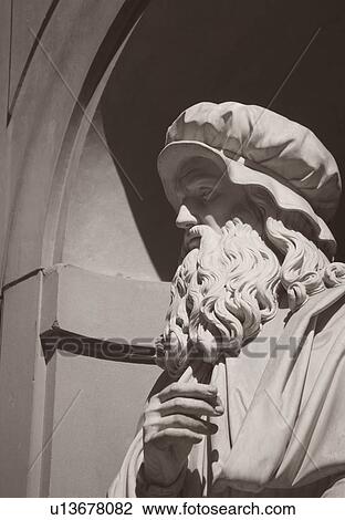 Statue of Leonardo Da Vinci Florence Italy View Large Photo Image Stock Image - Statue of Leonardo Da Vinci Florence Italy. Fotosearch
