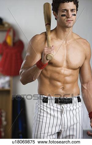 肖像画 の 野球選手 で 裸の 箱 保有物 コウモリ 中に ロッカールーム ストックフォト 写真素材 U Fotosearch