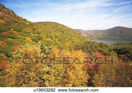 Autumn foliage, Bear Mountain, New York View Large Photo Image Stock Image - Autumn foliage, Bear Mountain, New York. Fotosearch