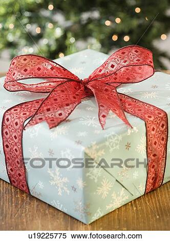 Close up of gift View Large Photo Image Stock Photography - Close up of gift. Fotosearch