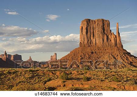 Picture - Monument Valley, Utah. Fotosearch