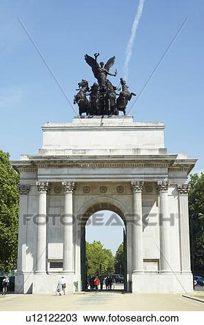 Wellington Arch, London, England View Large Photo Image Stock Image - Wellington Arch, London, England. Fotosearch