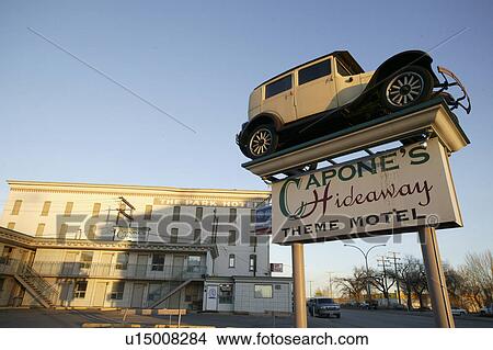 Picture - Gangster-themed tourist motel, Moose Jaw, Saskatchewan. Fotosearch