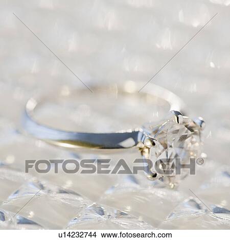 Picture - An engagement ring. Fotosearch