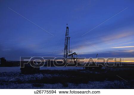 Picture - An oil derrick. Fotosearch