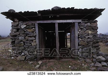 Picture - Dry stone wall hut. Fotosearch