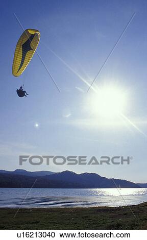 Para glider in flight View Large Photo Image Stock Image - Para glider in flight. Fotosearch