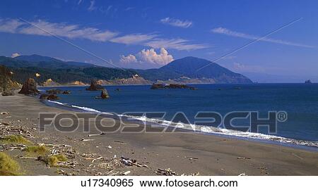 Pacific Ocean on Oregon Coast, at Battle Rock View Large Photo Image Stock Photography - Pacific Ocean on Oregon Coast, at Battle Rock. Fotosearch