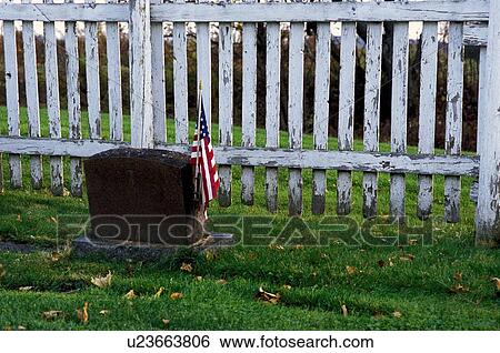 A grave with an American flag View Large Photo Image Stock Photograph - A grave with an American flag. Fotosearch