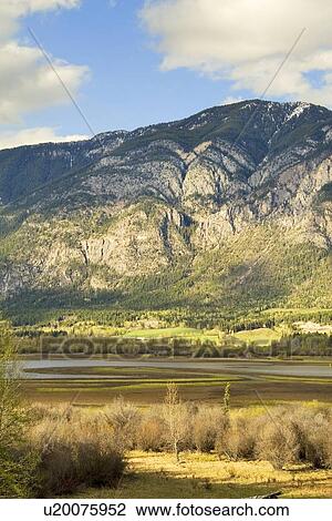 Stock Image - Columbia River valley. Fotosearch