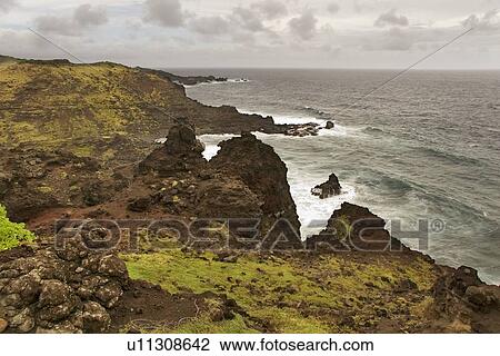 Stock Image - Maui's rugged Northern coastline with horizon in Hawaii, USA . Fotosearch