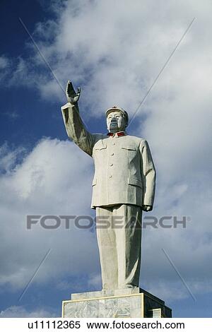 Statue of Mao Zedong in Kunming, China View Large Photo Image Stock Photography - Statue of Mao Zedong in Kunming, China. Fotosearch