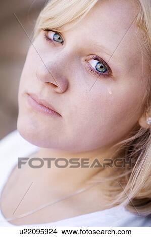 Picture - Woman crying. Fotosearch