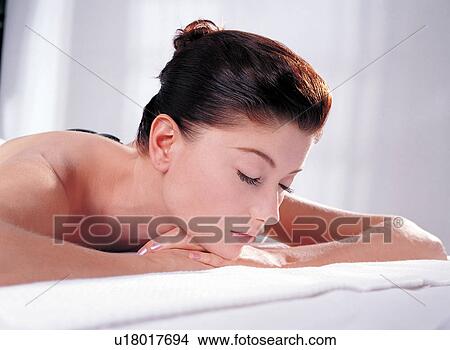 Picture - Dyed Hair, Indoor, Bodycare & Make Up, Alternative Medicine, Beauty Spa, Spa Treatment. Fotosearch