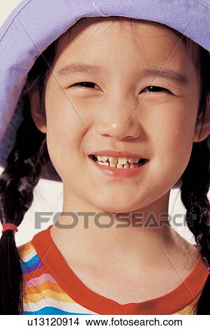 Picture - expression, 5-6 years, culture, emotion, toothy smile. Fotosearch
